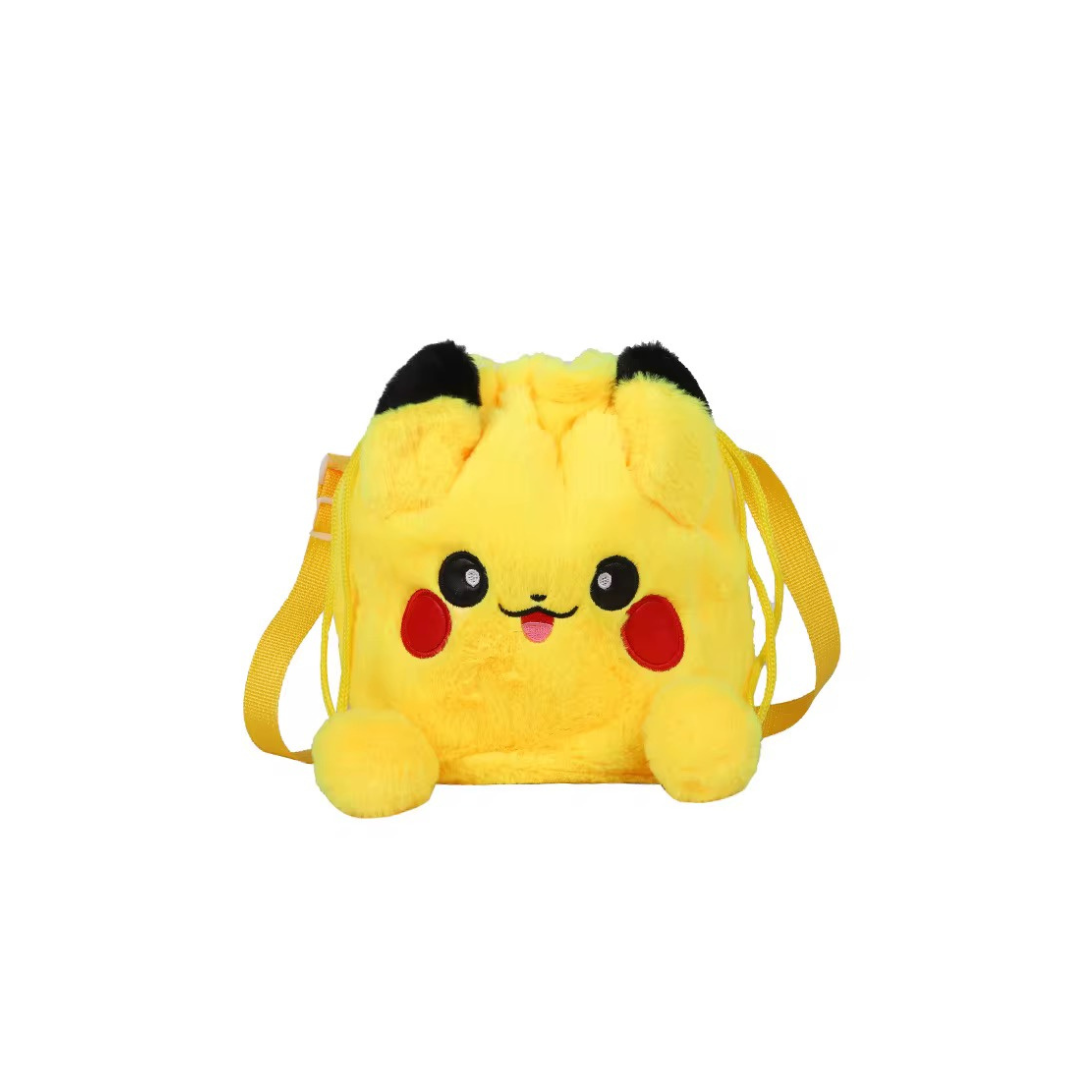 BOLSO DE PELUCHE CON POMPONES