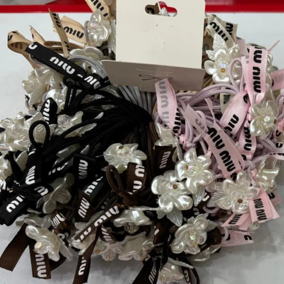 MOÑAS CON ACCESORIOS