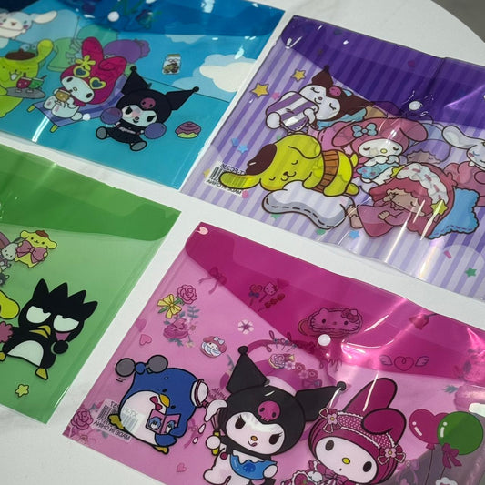 CARPETA PLÁSTICA DE PERSONAJES