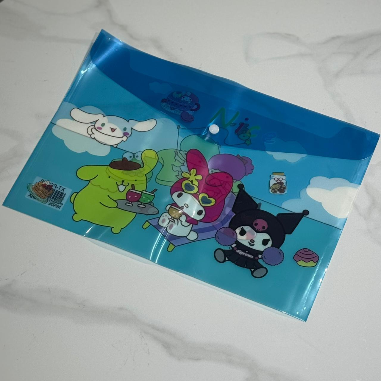 CARPETA PLÁSTICA DE PERSONAJES