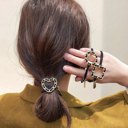MOÑAS CON ACCESORIOS X 2 UNDS
