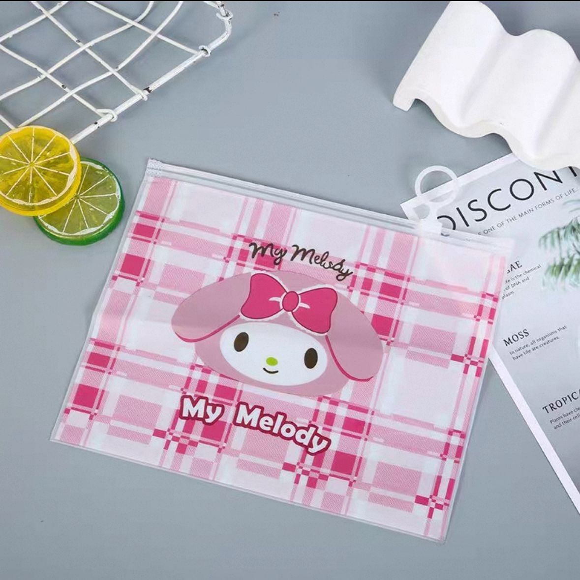 ESTUCHE SILICONADO FONDO SANRIO