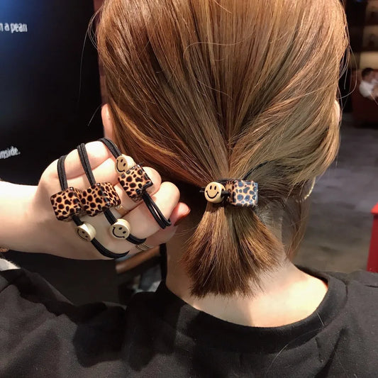 MOÑAS CON ACCESORIOS X 2 UNDS